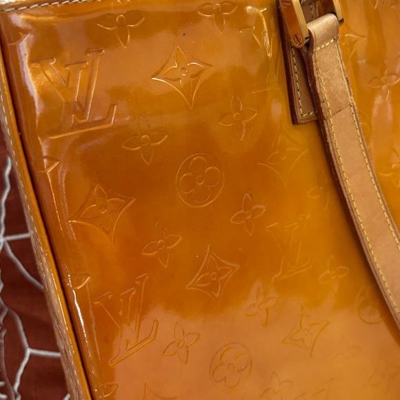 LOUIS VUITTON Monogram
Vernis Columbus Tote Bag - Picture 3 of 10